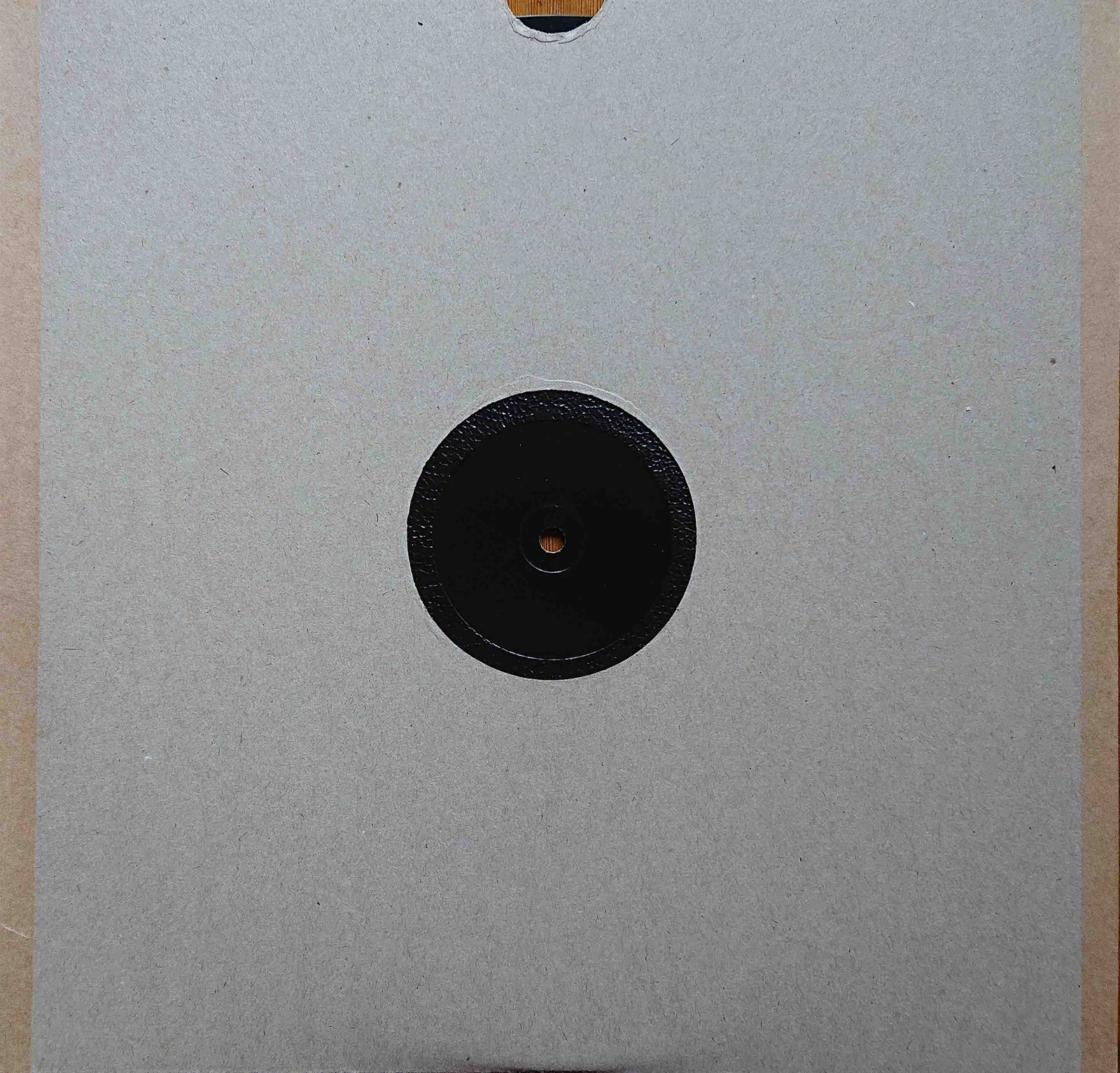 Back cover of AOM 1